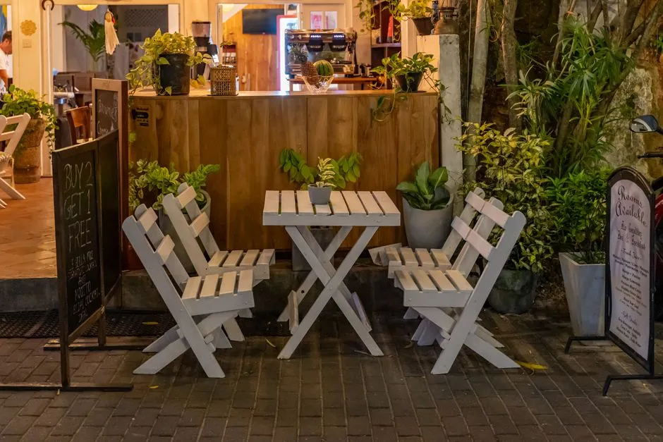 A relaxed table setting at Paradise cafe